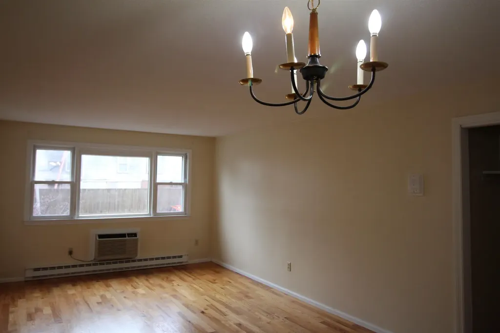 73 East Broadway Street Derry NH 03038