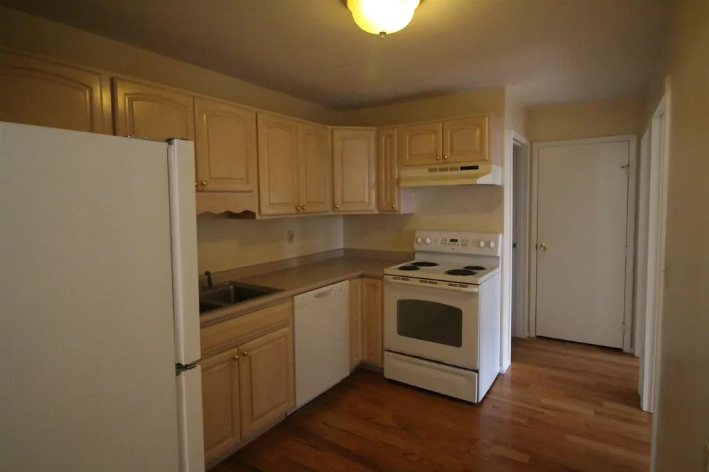 73 East Broadway Street Derry NH 03038