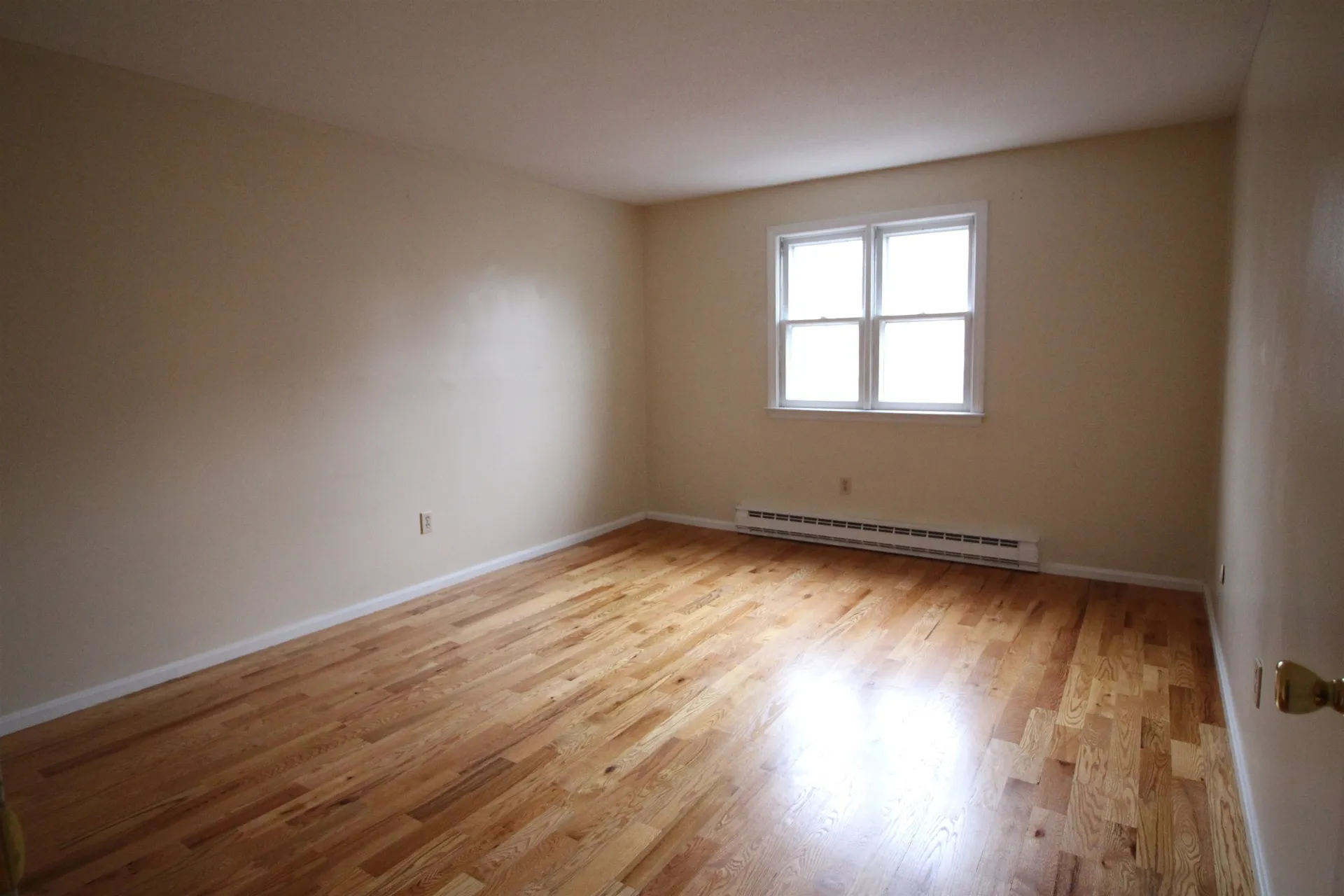 73 East Broadway Street Derry NH 03038