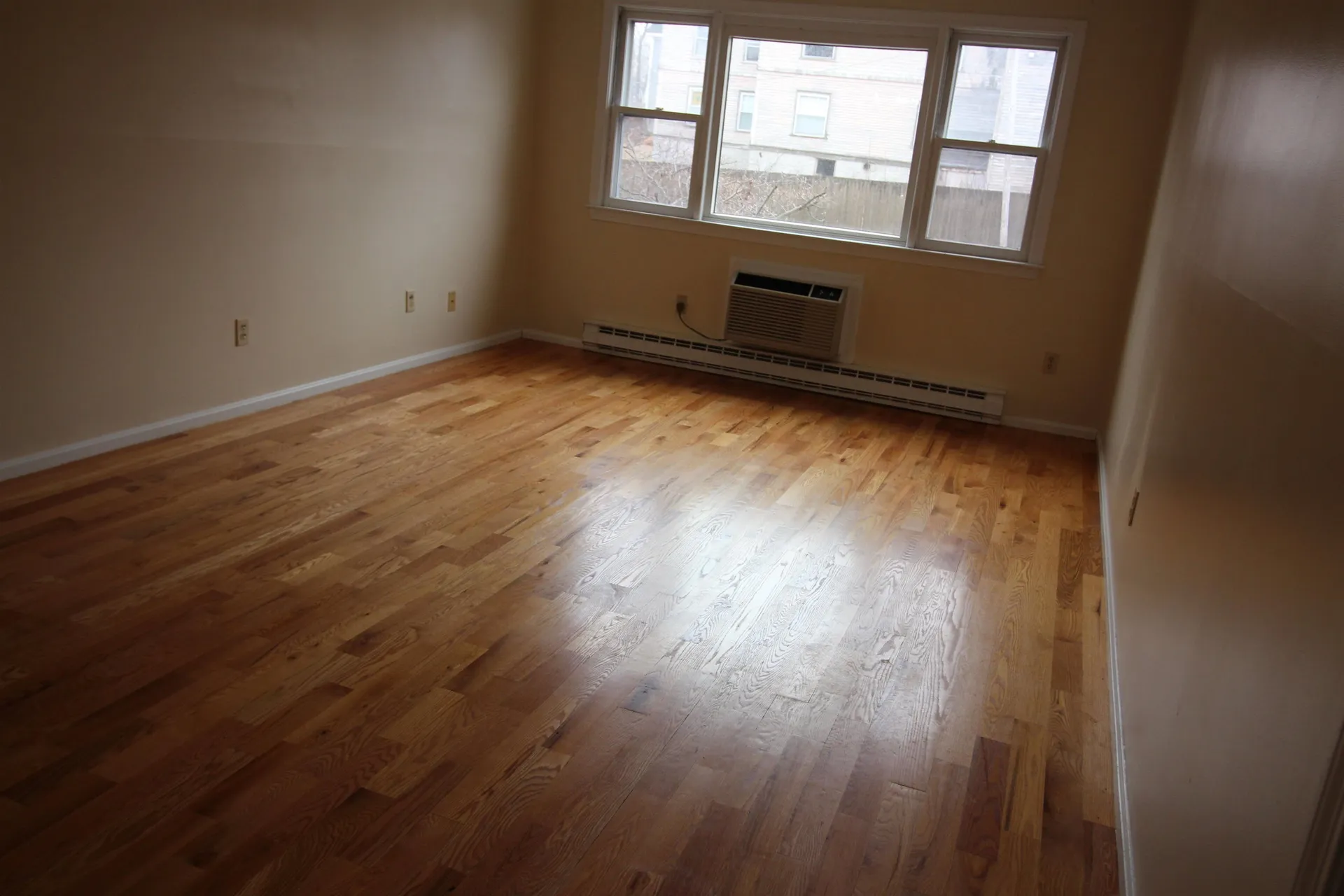 73 East Broadway Street Derry NH 03038