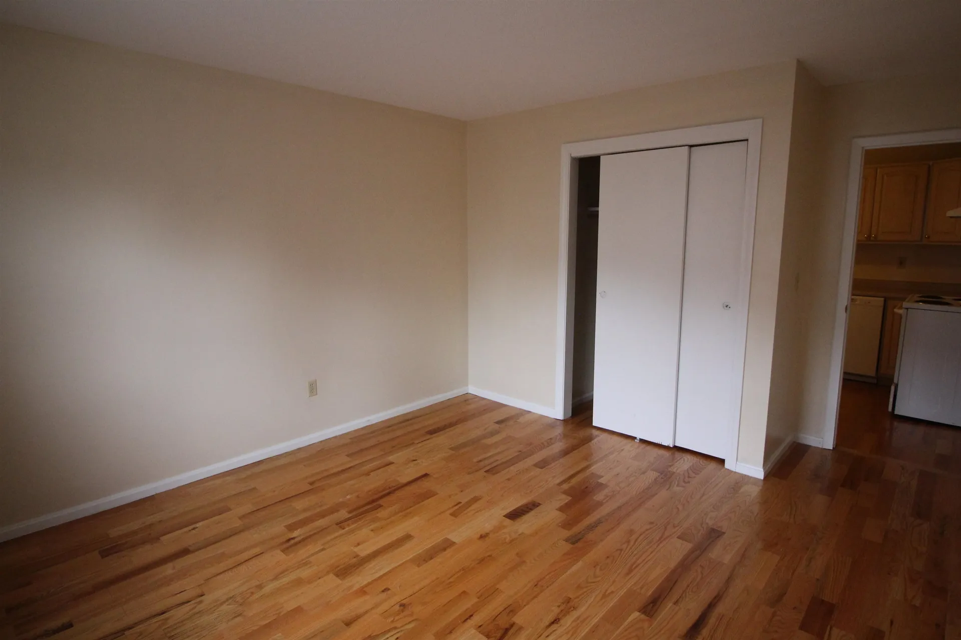 73 East Broadway Street Derry NH 03038
