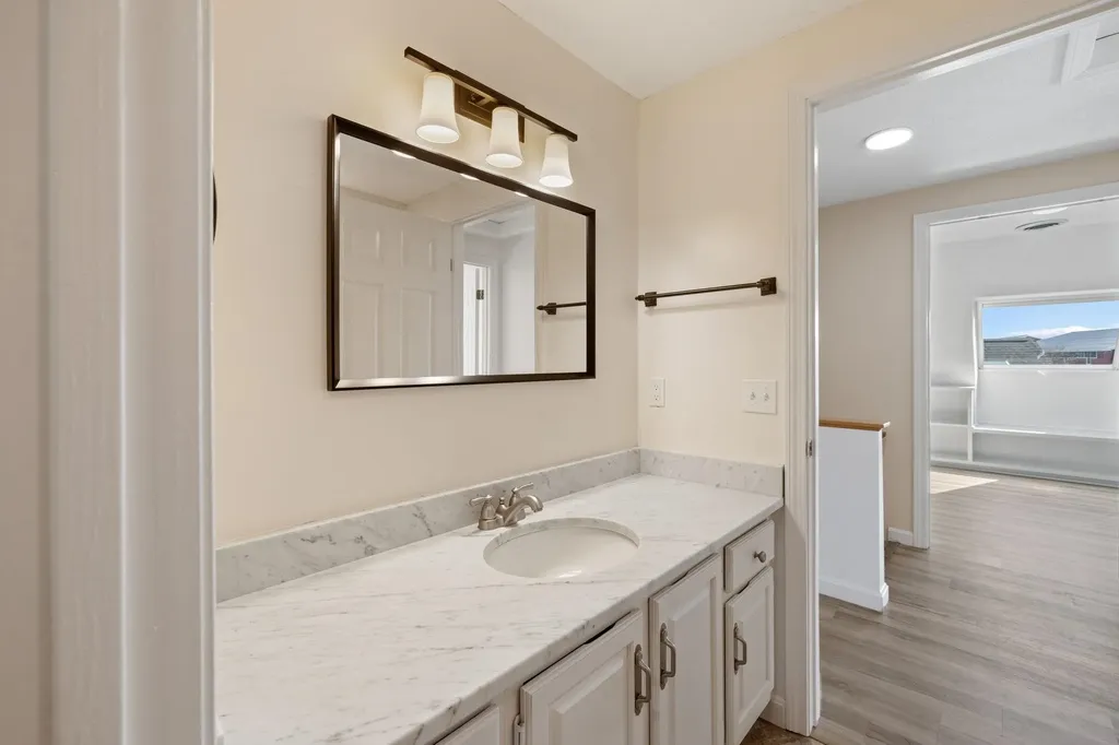 17 Skyview Circle Keene NH 03431