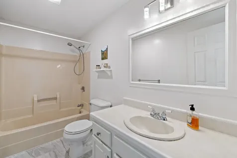 17 Skyview Circle Keene NH 03431