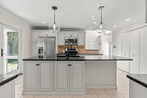 11 Shadow Lane Amherst NH 03031