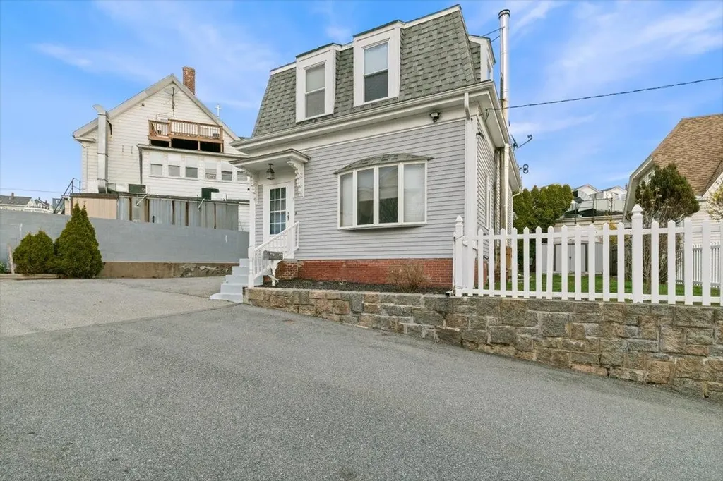 7 Spring Court Gloucester MA 01930