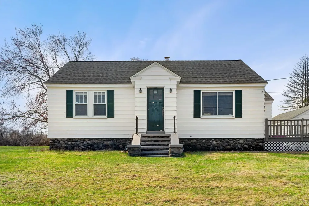 29 Kelly Road Salem NH 03079