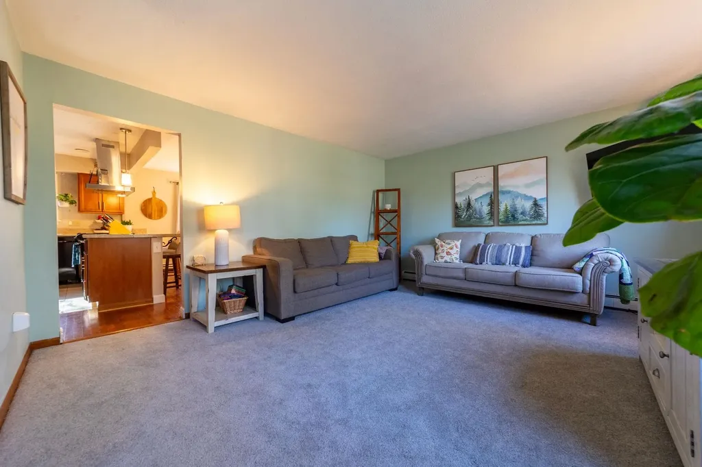 28 Hob Nob Lane Holderness NH 03245