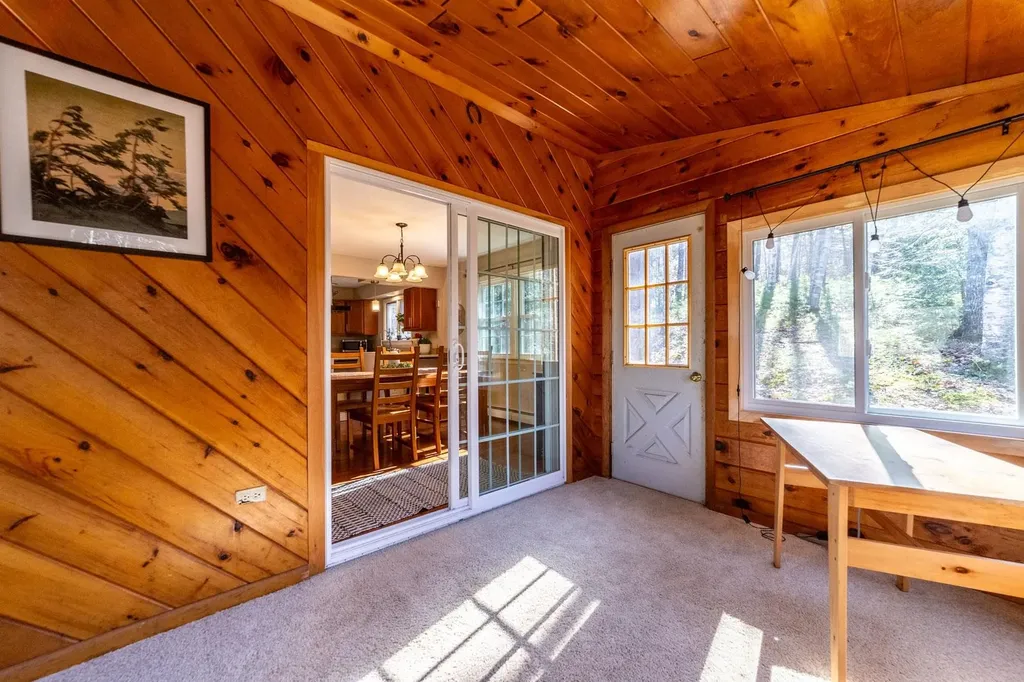 28 Hob Nob Lane Holderness NH 03245