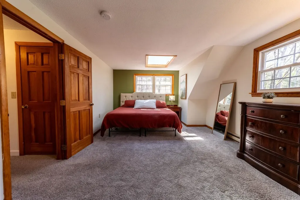 28 Hob Nob Lane Holderness NH 03245