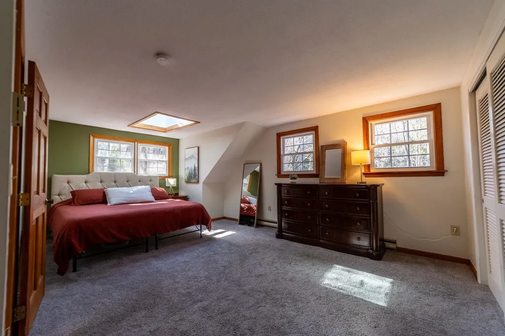 28 Hob Nob Lane Holderness NH 03245