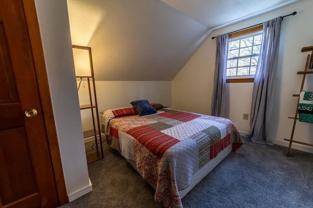 28 Hob Nob Lane Holderness NH 03245