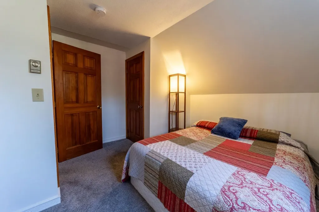 28 Hob Nob Lane Holderness NH 03245