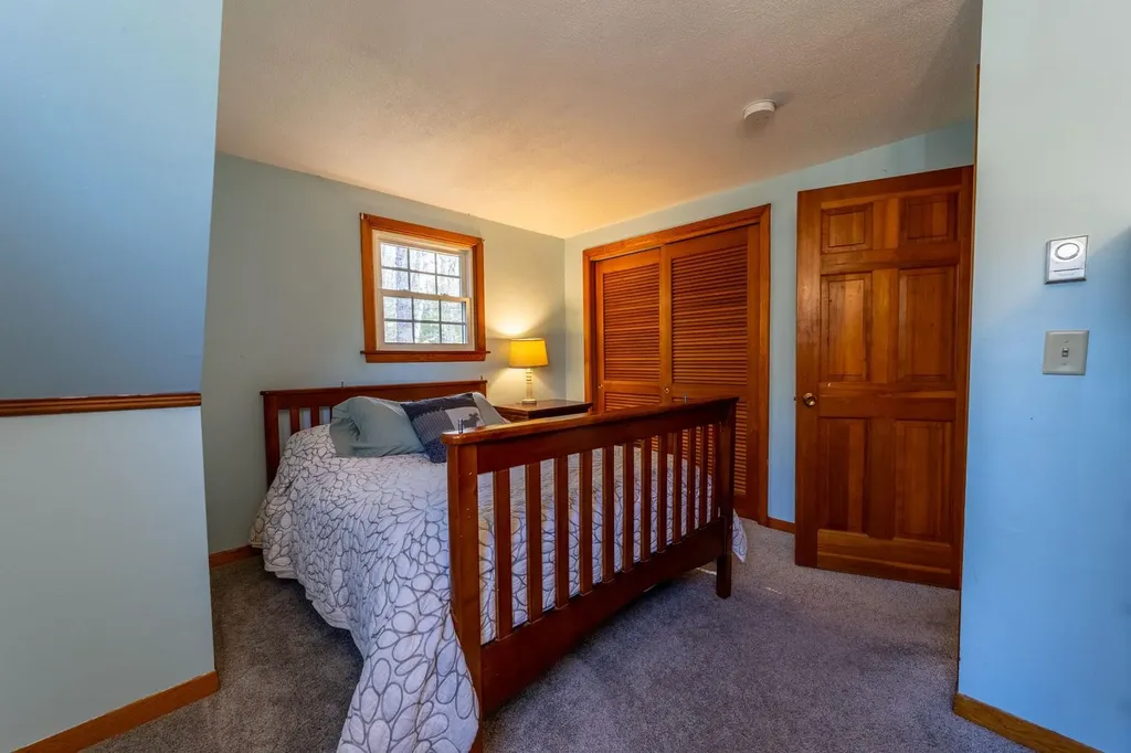 28 Hob Nob Lane Holderness NH 03245