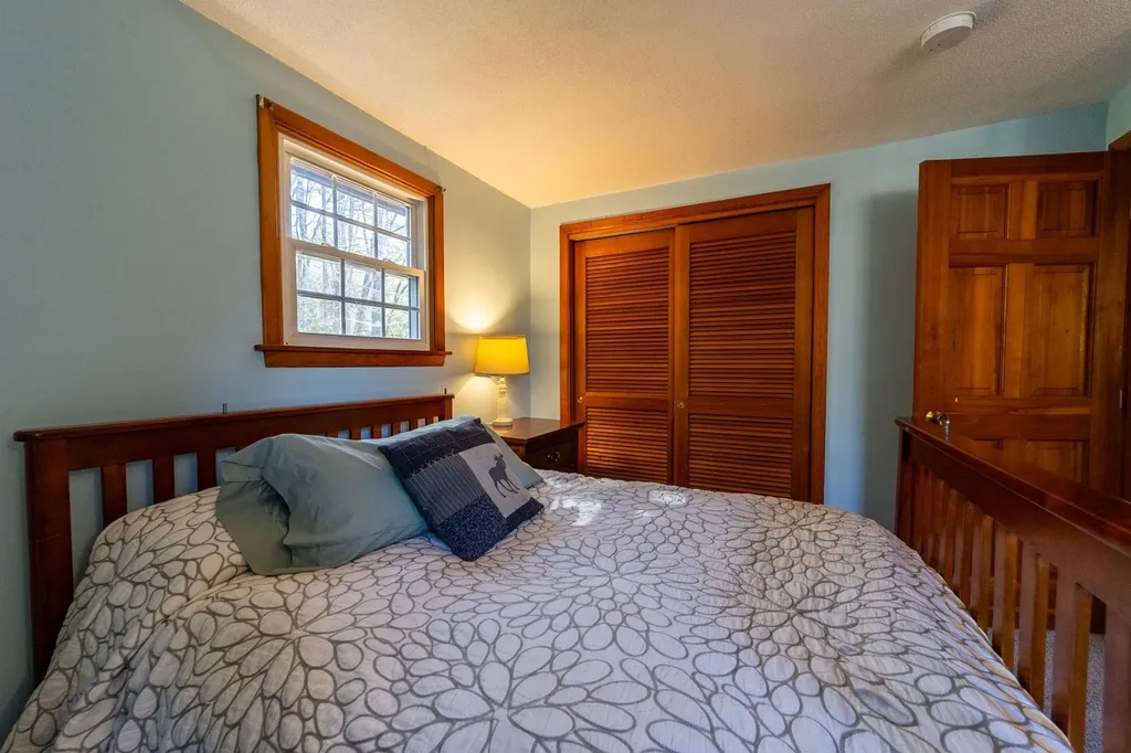 28 Hob Nob Lane Holderness NH 03245