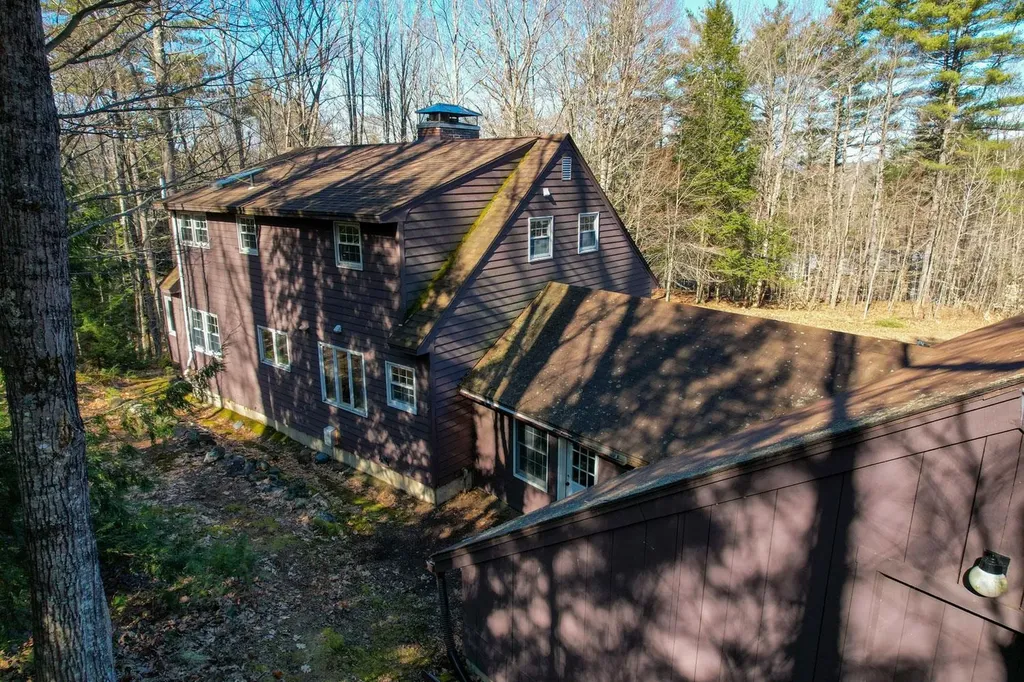 28 Hob Nob Lane Holderness NH 03245