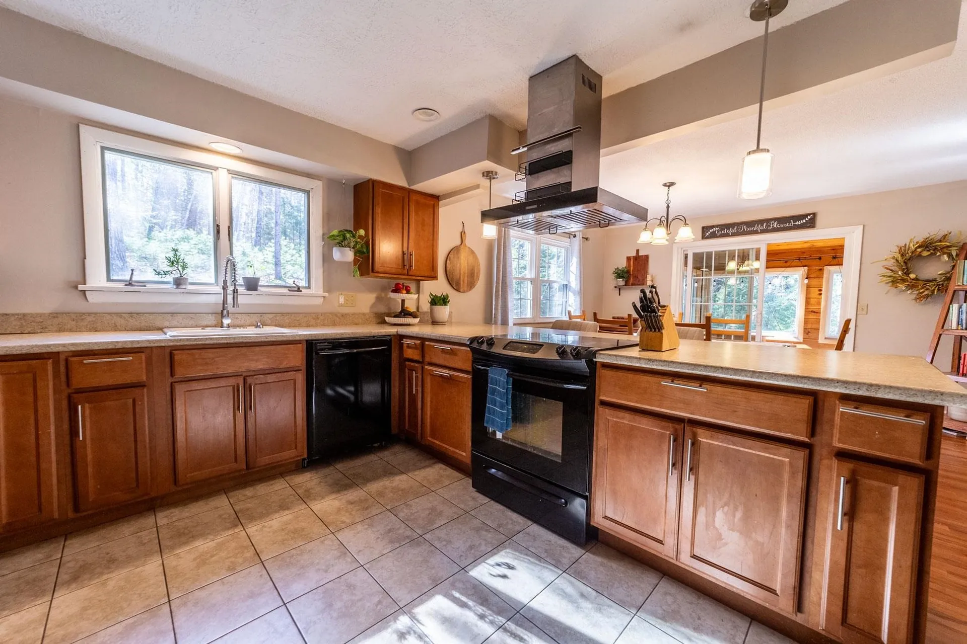 28 Hob Nob Lane Holderness NH 03245