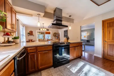 28 Hob Nob Lane Holderness NH 03245