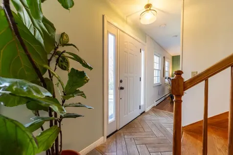 28 Hob Nob Lane Holderness NH 03245