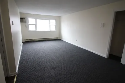 73 East Broadway Street Derry NH 03038