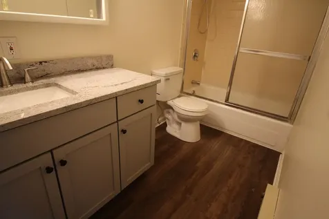 73 East Broadway Street Derry NH 03038