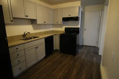 73 East Broadway Street Derry NH 03038