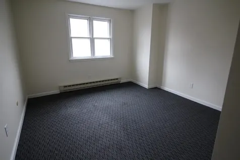 73 East Broadway Street Derry NH 03038