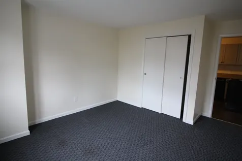 73 East Broadway Street Derry NH 03038