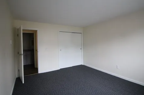 73 East Broadway Street Derry NH 03038