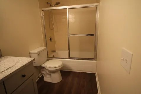 73 East Broadway Street Derry NH 03038