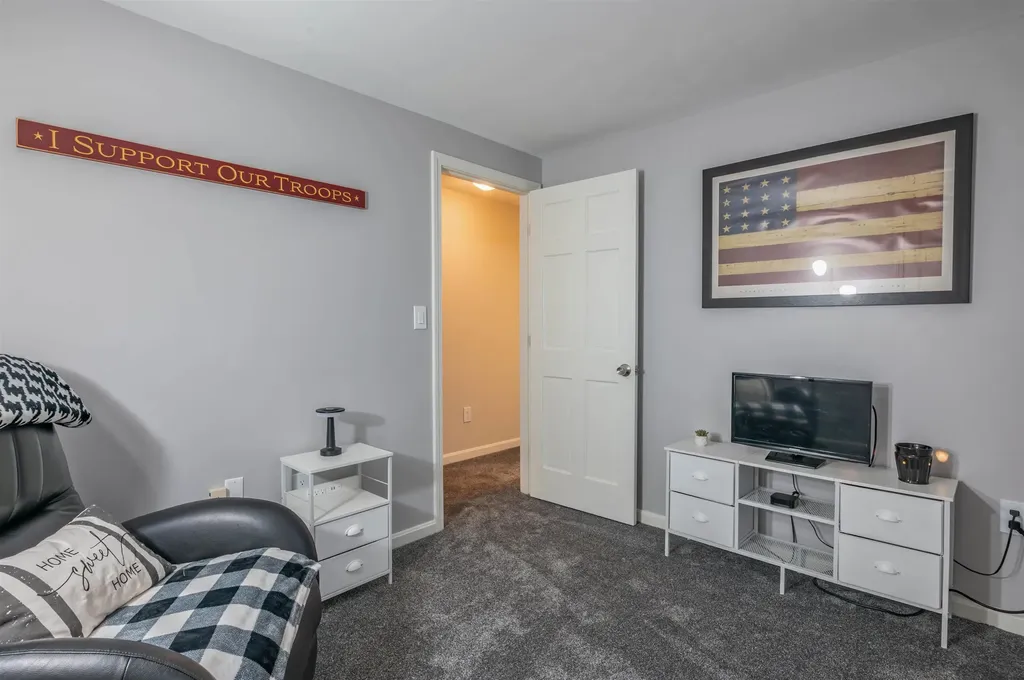 5 Partridge Lane Londonderry NH 03053