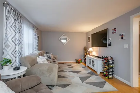 5 Partridge Lane Londonderry NH 03053