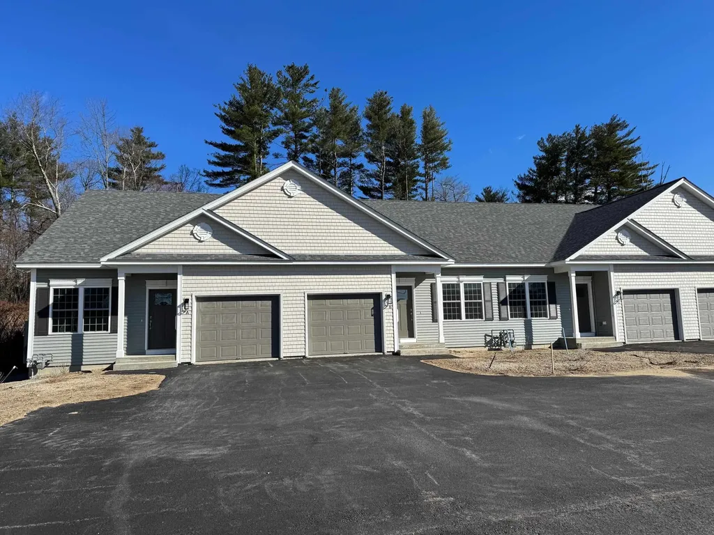 7 Martins Ferry Road Hooksett NH 03106