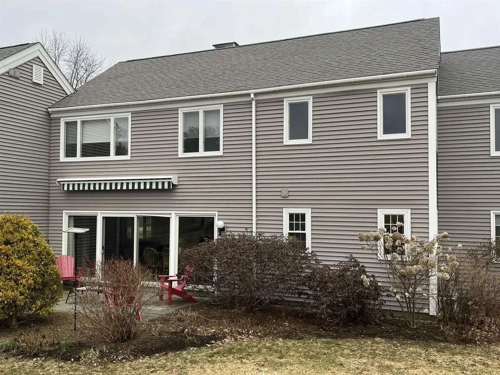 48 Hilltop Place New London NH 03257