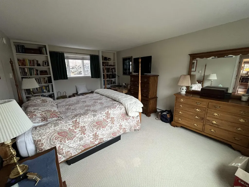 48 Hilltop Place New London NH 03257