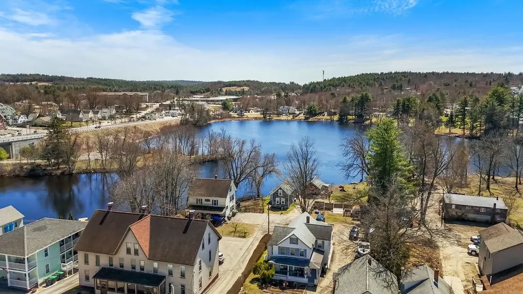 104 Glass Street Pembroke NH 03275