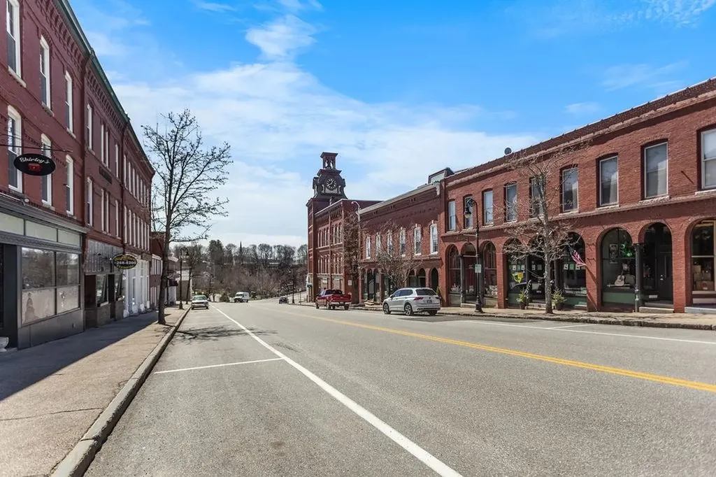 104 Glass Street Pembroke NH 03275