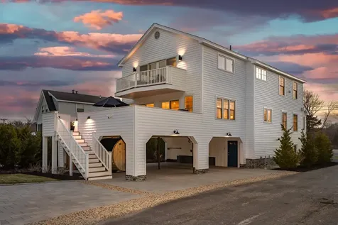 1076 Ocean Boulevard Hampton NH 03842
