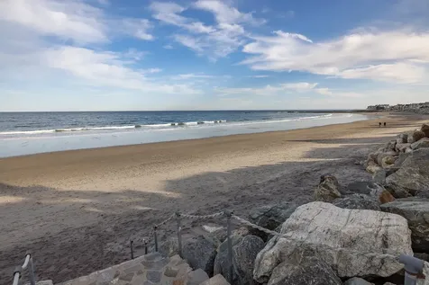 1076 Ocean Boulevard Hampton NH 03842