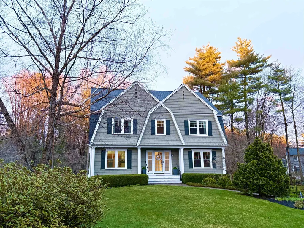 10 Dearborn Brook Circle Exeter NH 03833