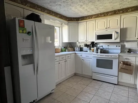 12 Duclos Street Goffstown NH 03102