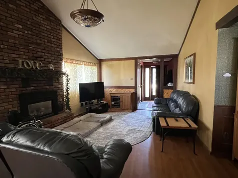 12 Duclos Street Goffstown NH 03102