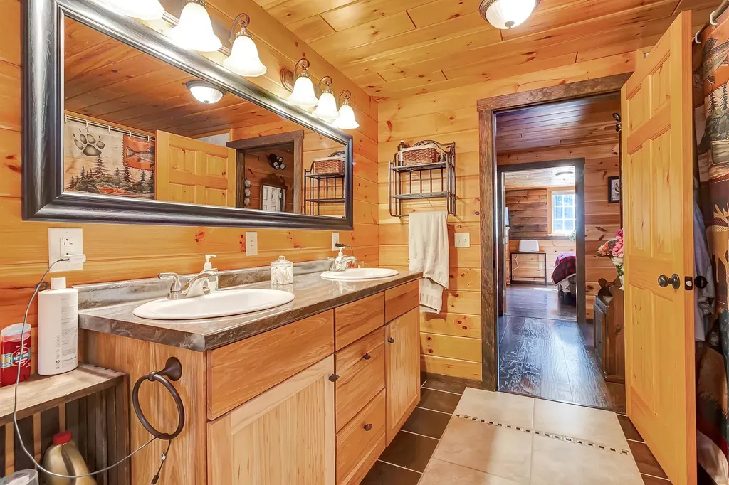 2058 East Clarendon Road Clarendon VT 05759