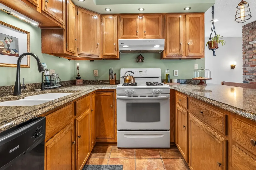 132 Chittenden Drive Hartford VT 05059