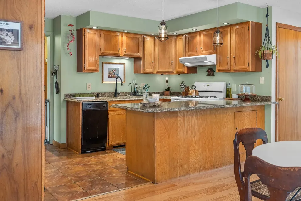 132 Chittenden Drive Hartford VT 05059