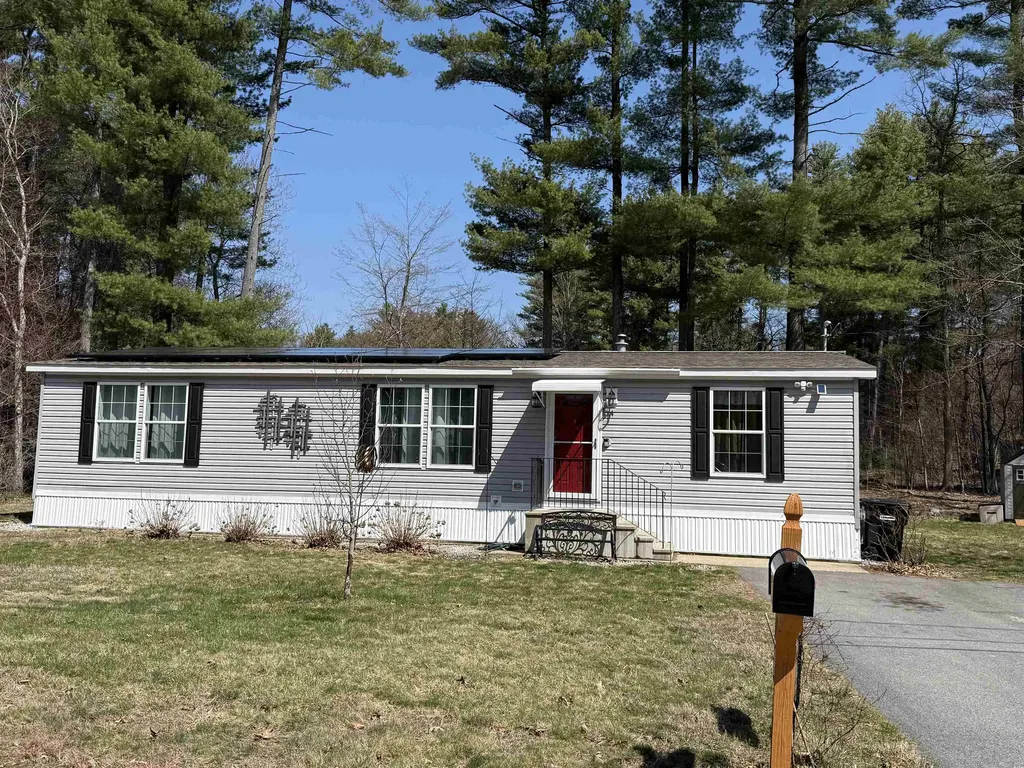 4 Ponderosa Avenue Nashua NH 03062
