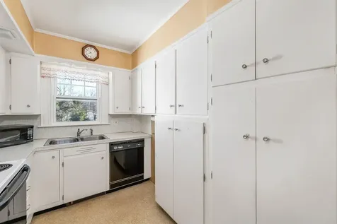 20 Gillette Street Laconia NH 03246