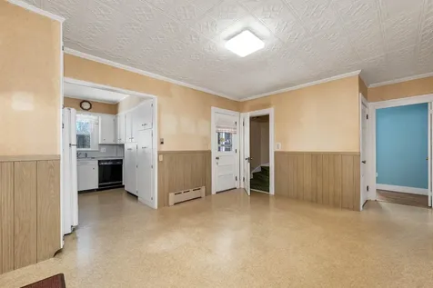 20 Gillette Street Laconia NH 03246