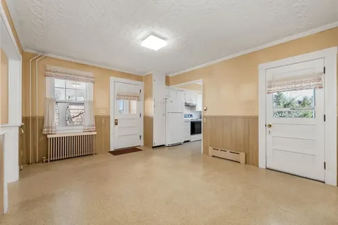 20 Gillette Street Laconia NH 03246