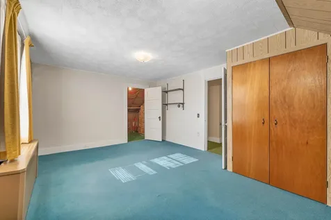 20 Gillette Street Laconia NH 03246