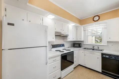 20 Gillette Street Laconia NH 03246